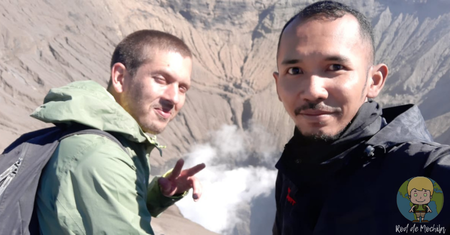 Ronny e eu de cara com a cratera do Monte Bromo, Ilha de Java, Indonésia.
